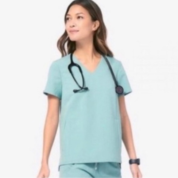 Seaglass Catrina Scrub top Medium - Picture 3 of 7